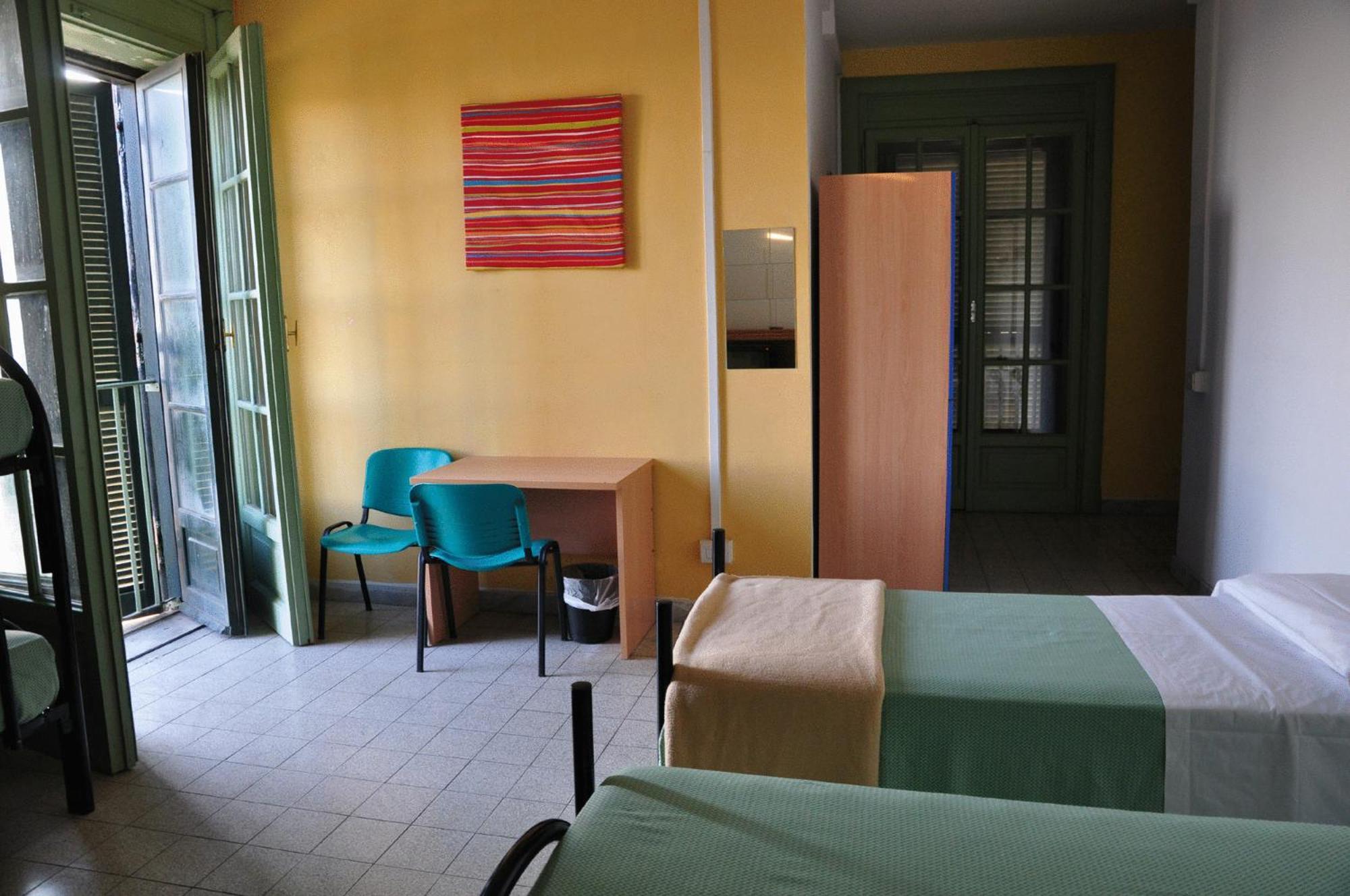 Litus Roma Hostel Lido di Ostia Dış mekan fotoğraf A typical room at the hostel